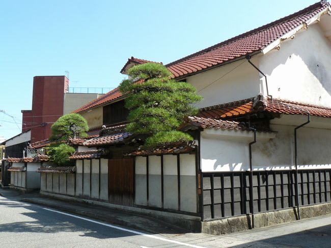 ���c�ƏZ��