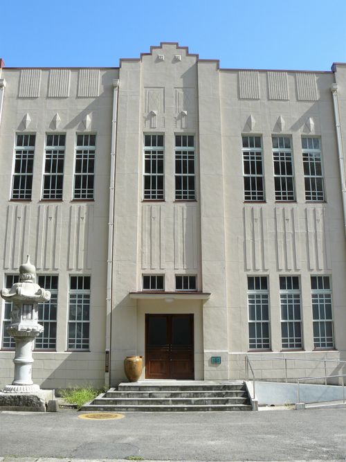 ���]�Ò�����{����