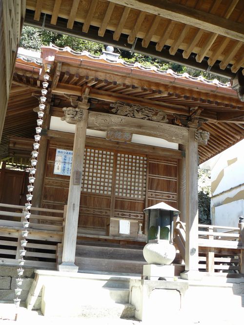 �������E�{��