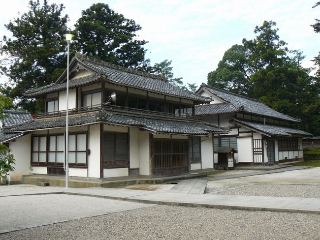 �k��������