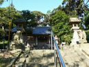 法吉神社の聖域を迎え入れてくれる石造狛犬と石燈籠
