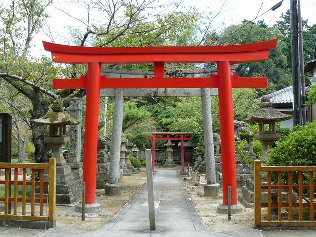 ��R��א_��