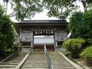 城山稲荷神社の聖域を守護する神門と石狐